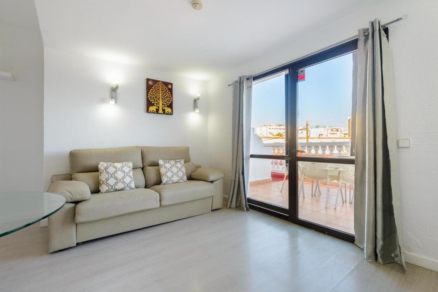 Jacaranda Apartments & Studios Es Canar  Room photo