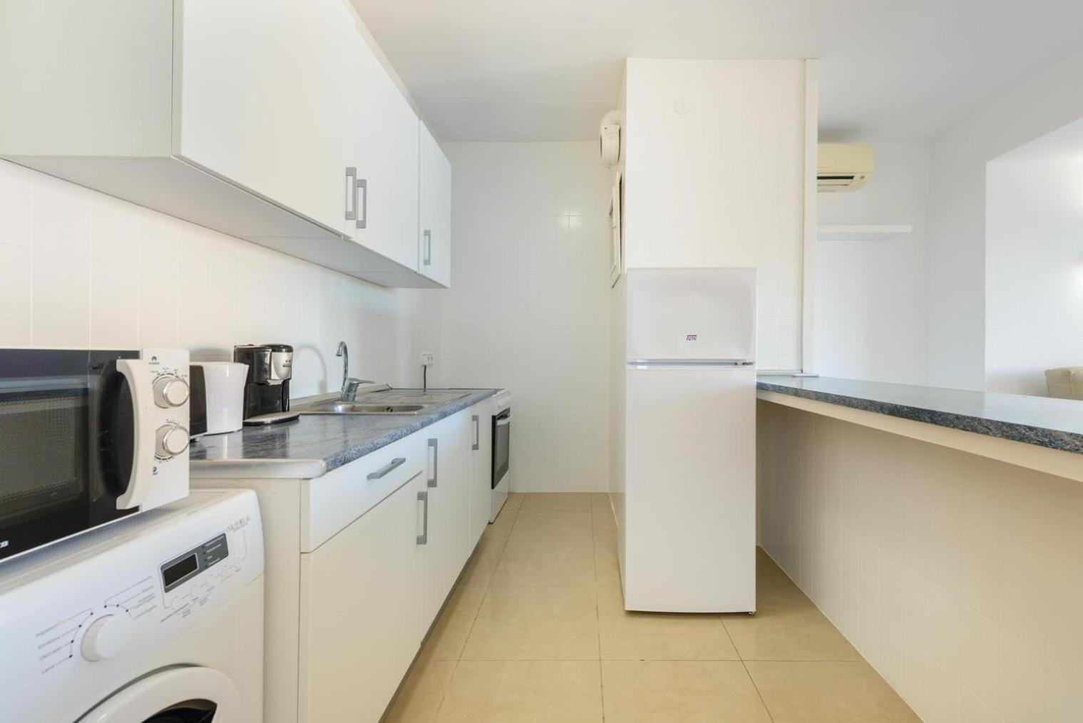Jacaranda Apartments & Studios Es Canar  Room photo