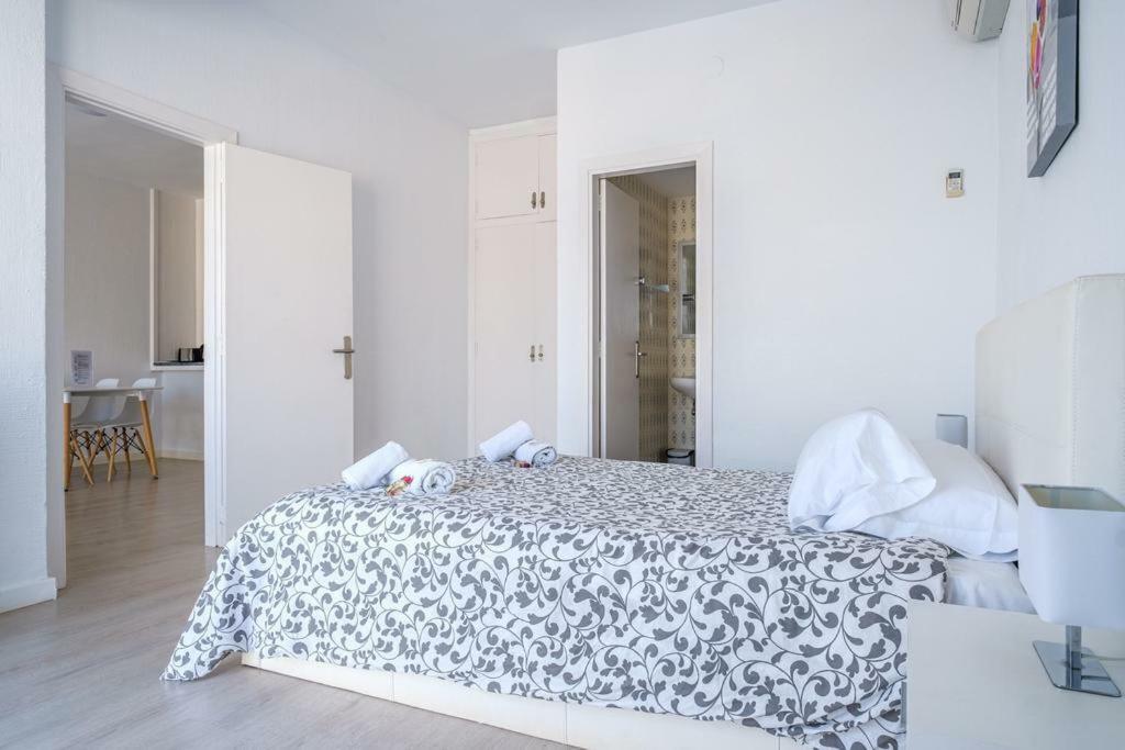Jacaranda Apartments & Studios Es Canar  Exterior photo