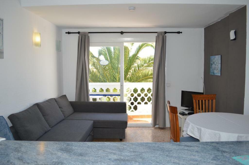 Jacaranda Apartments & Studios Es Canar  Exterior photo