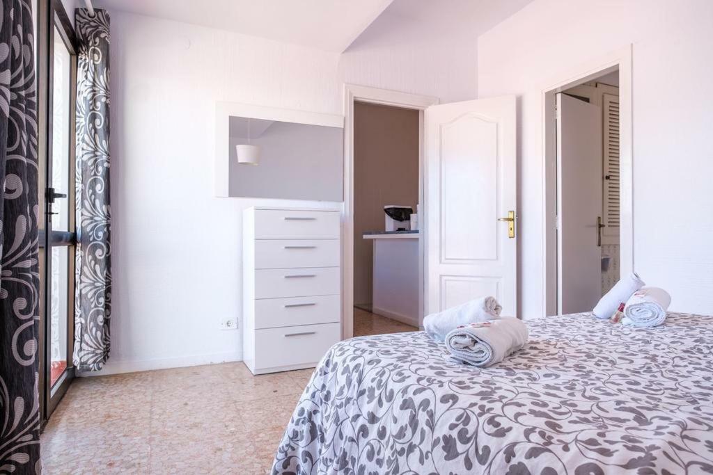 Jacaranda Apartments & Studios Es Canar  Exterior photo